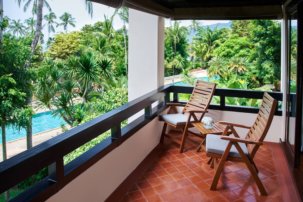 Room, 1 King Bed, Garden View (Balcony) - Photo 3