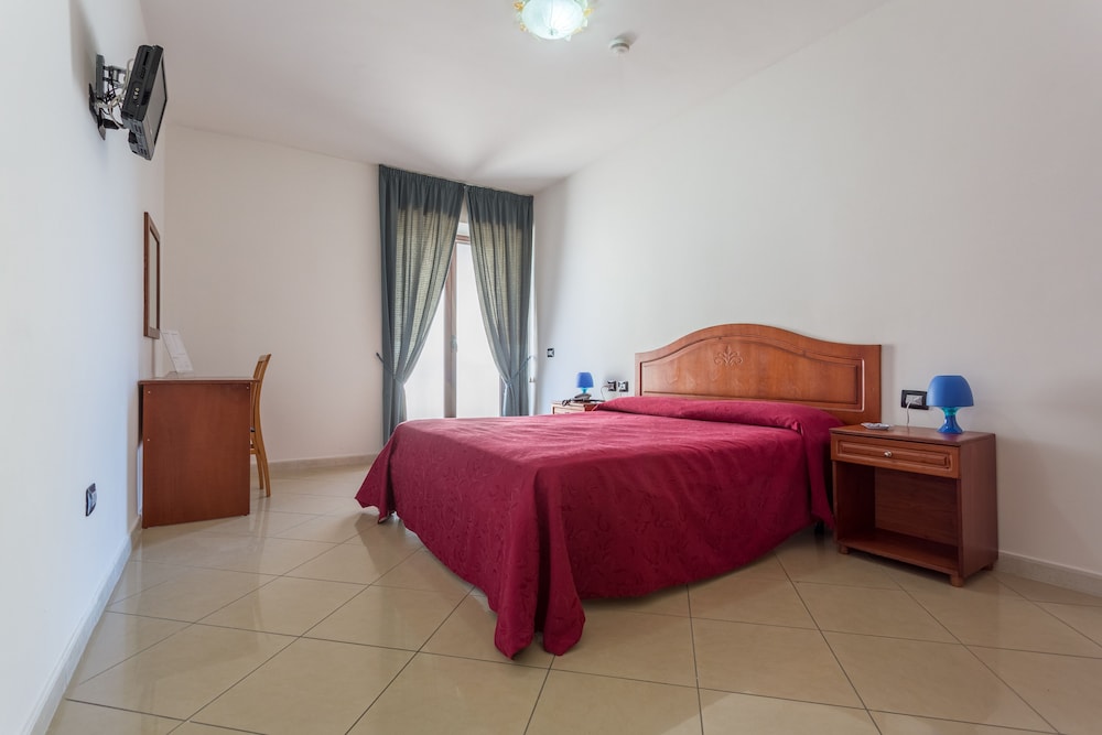Double Room (1 letto matrimoniale) photo 3