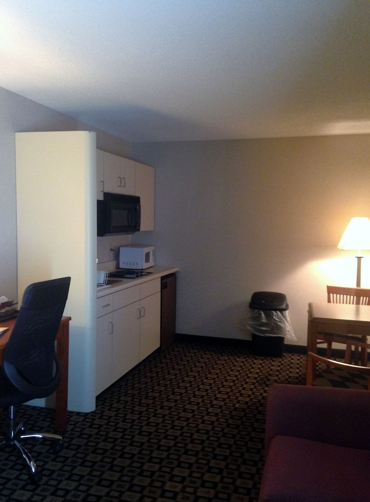 Standard Room, 1 King Bed - Photo 7