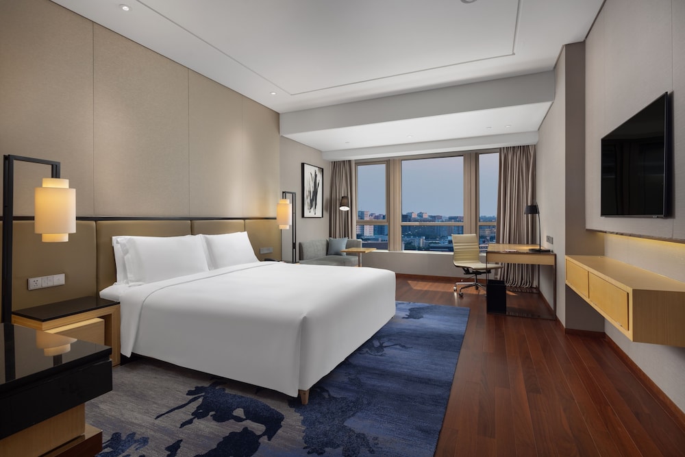 Grand Premier Room