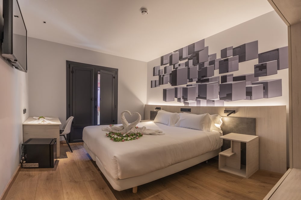 Superior Double or Twin Room (NERU Balcón) - Photo 10