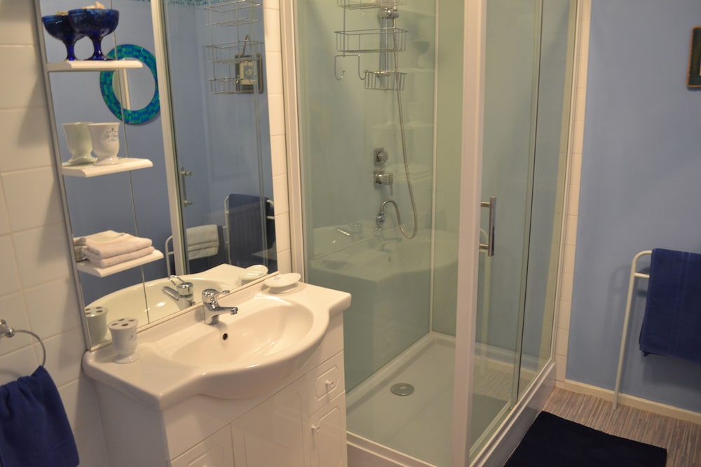 Twin Room (Bleu) photo 2