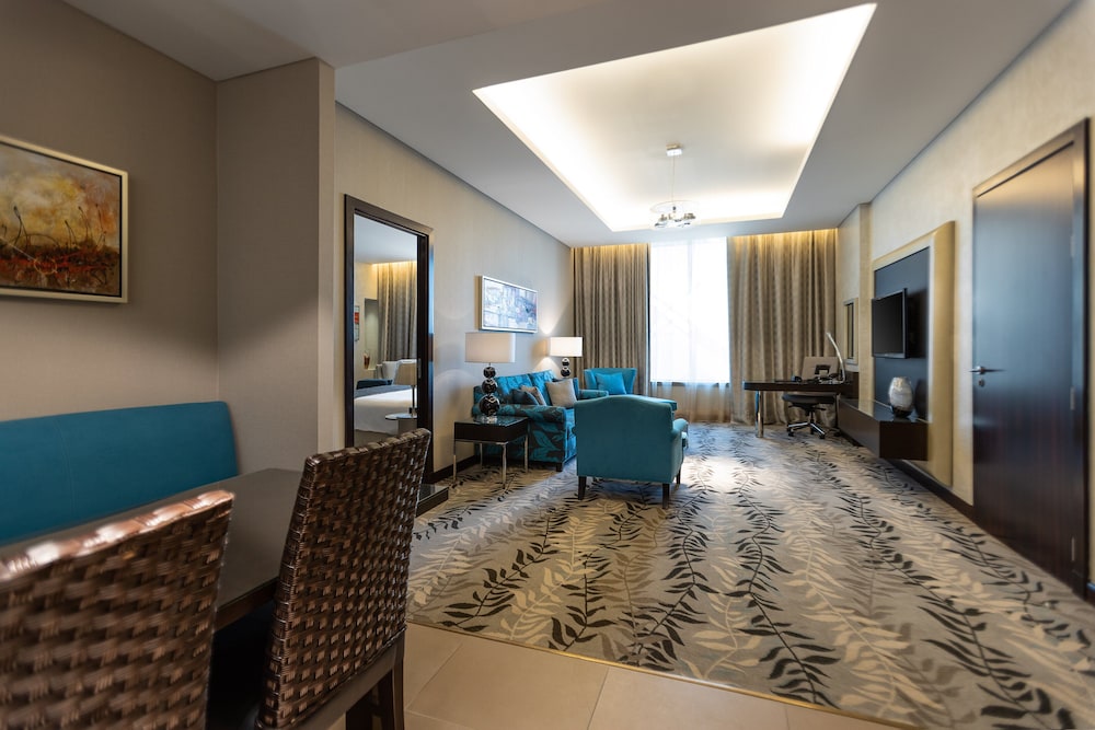 Suite, 1 Bedroom, Garden View (Club Floor) thumbnail 5