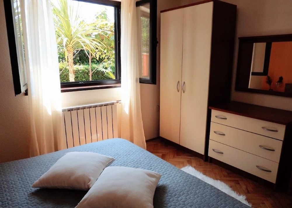 Apartment, 2 Bedrooms, Ground Floor