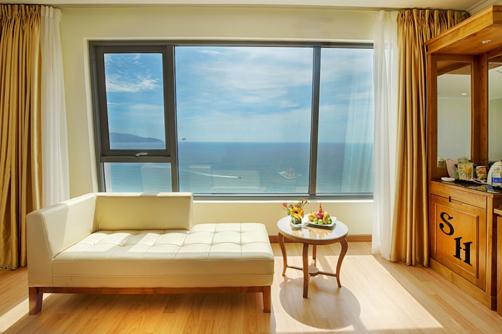 Family Room, Non Smoking, Ocean View photo 2