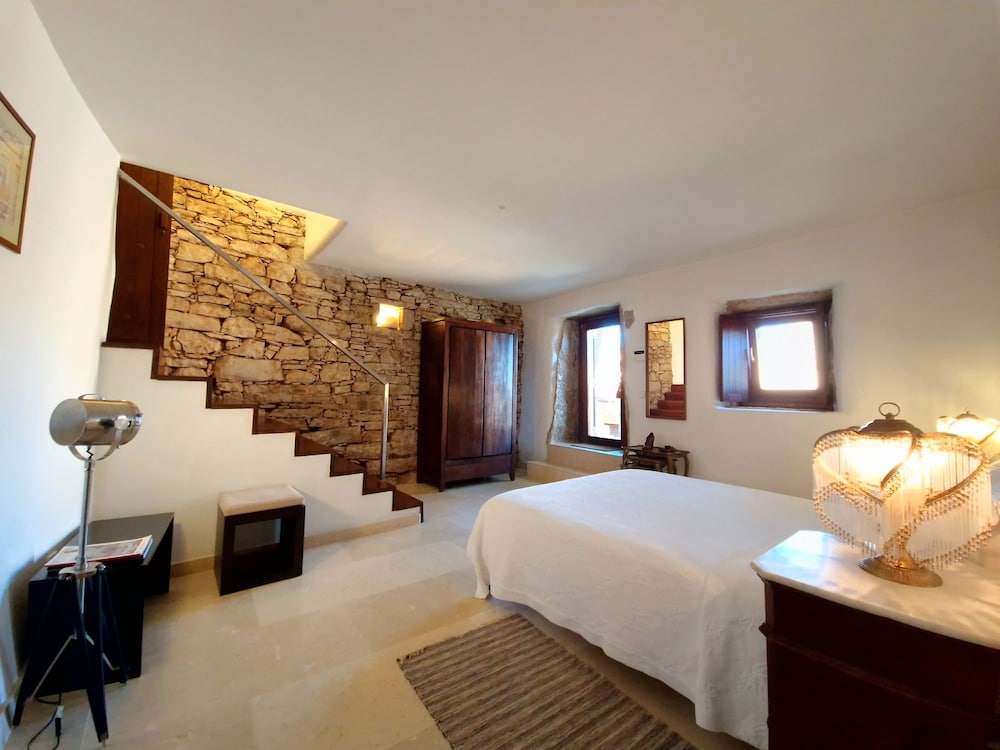 Villa, Mountain View (Nogueira)