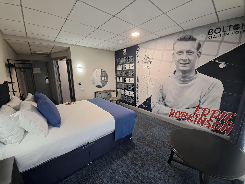 Standard Room (Pitch View) - Photo 1