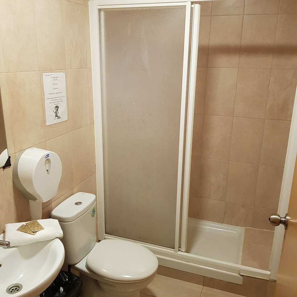 Basic Twin Room, Private Bathroom photo 2