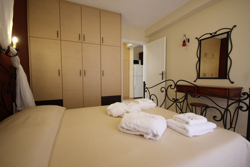 Suite, 1 Bedroom, Kitchen (Sea or Pool View) photo 3