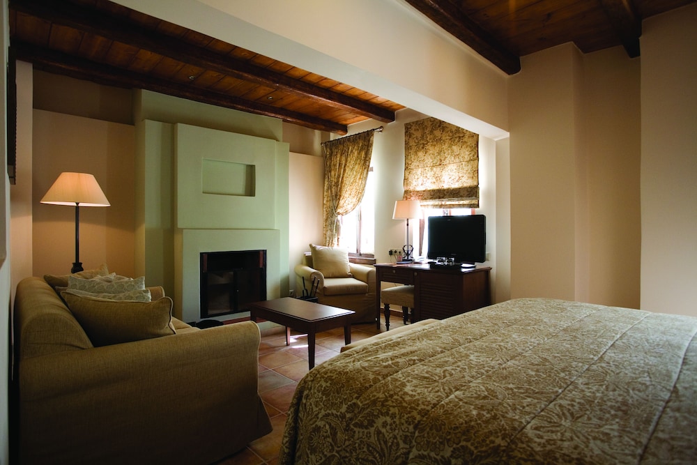Superior room, Sea or Pool View - Photo 1