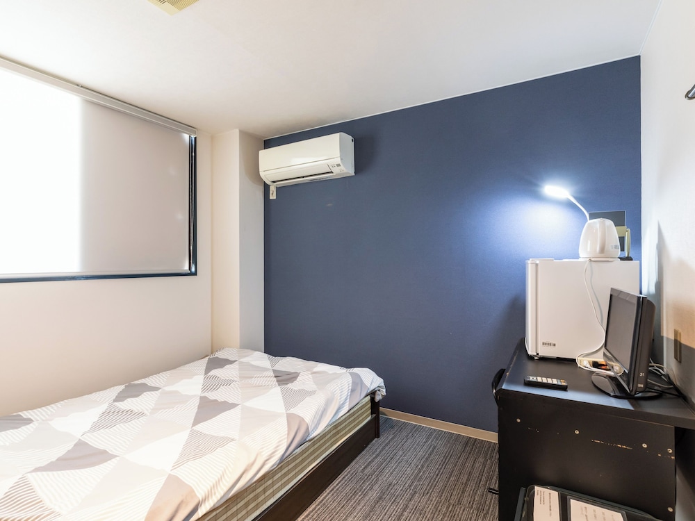 Double Room, Non Smoking - Photo 12