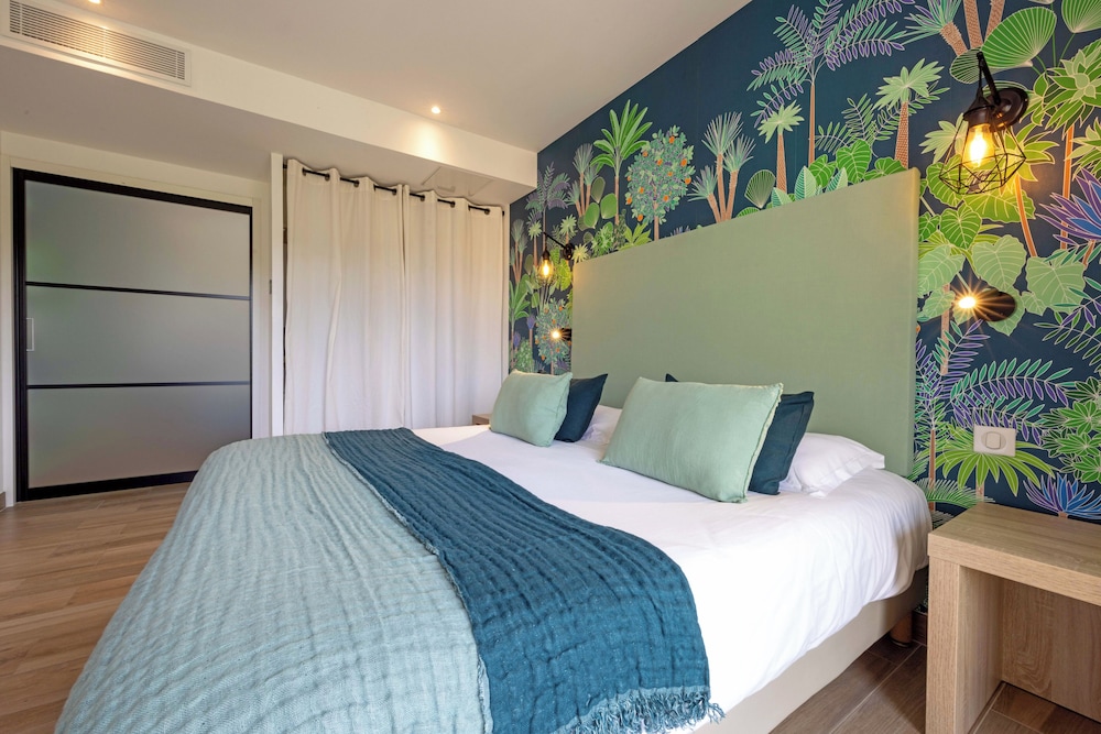 Comfort Quadruple Room, Garden View - Photo 13