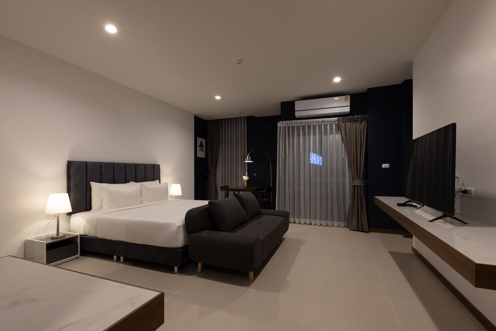 Deluxe Double Room - Photo 9