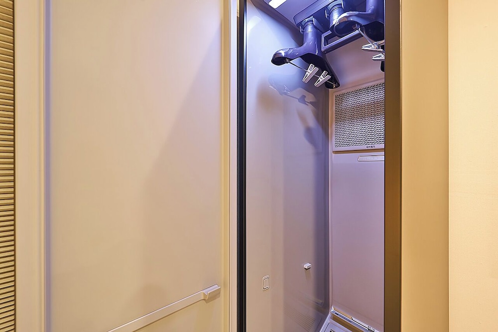 Deluxe Room - Photo 6