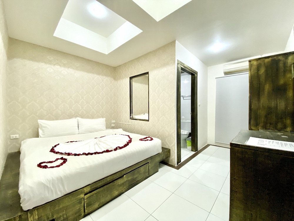 Standard Room - Photo 1