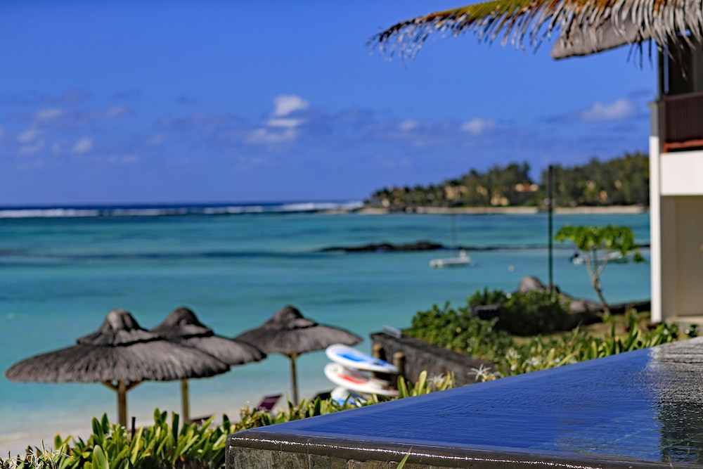 Deluxe Room, Beachfront photo 3