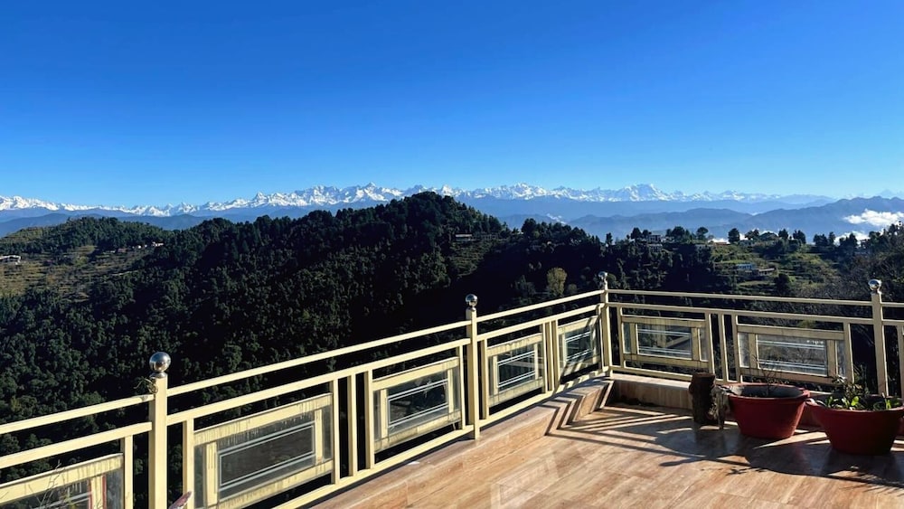 Valley View Room With Balcony - Photo 4