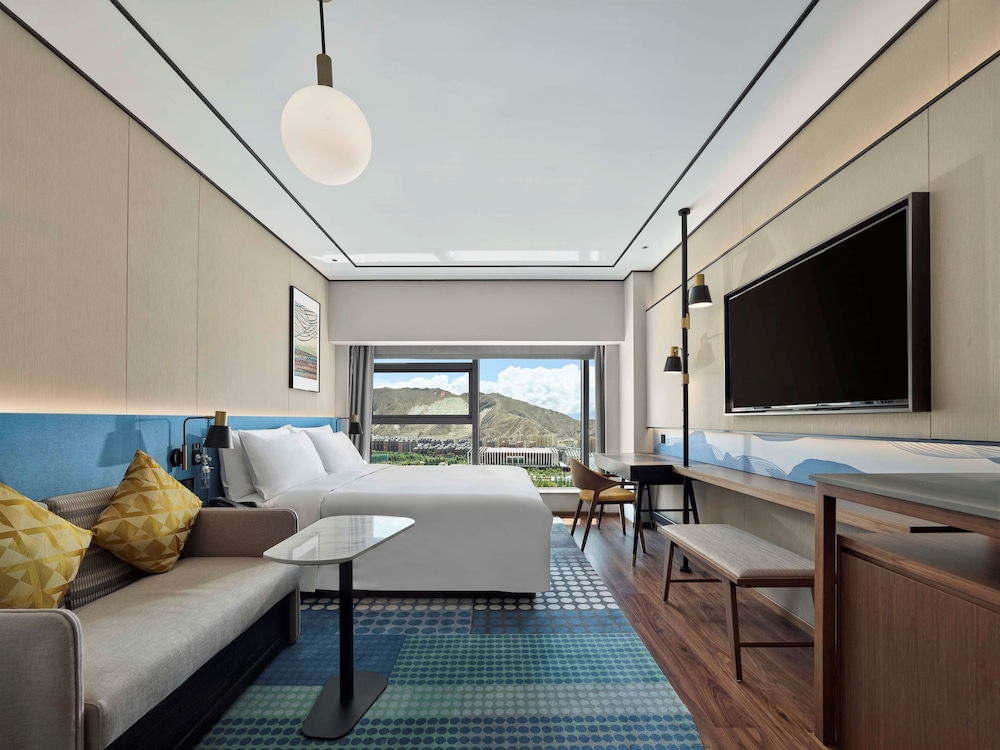 Room, 1 King Bed, Accessible - Photo 3