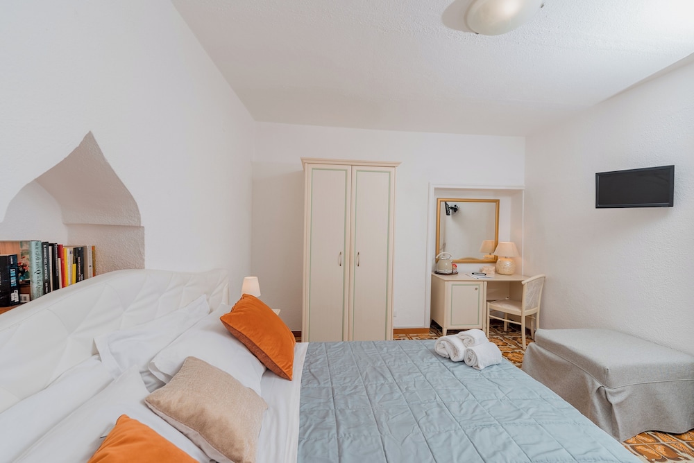 Double Room, Sea View (Depandance) - Photo 25
