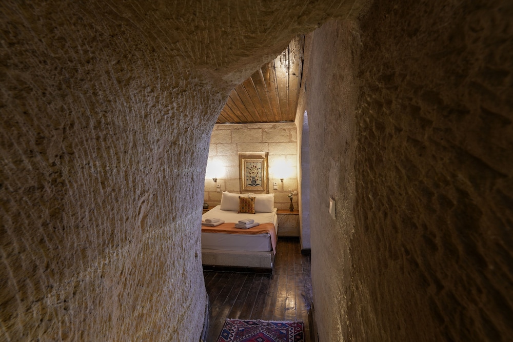 Cave Room photo 2