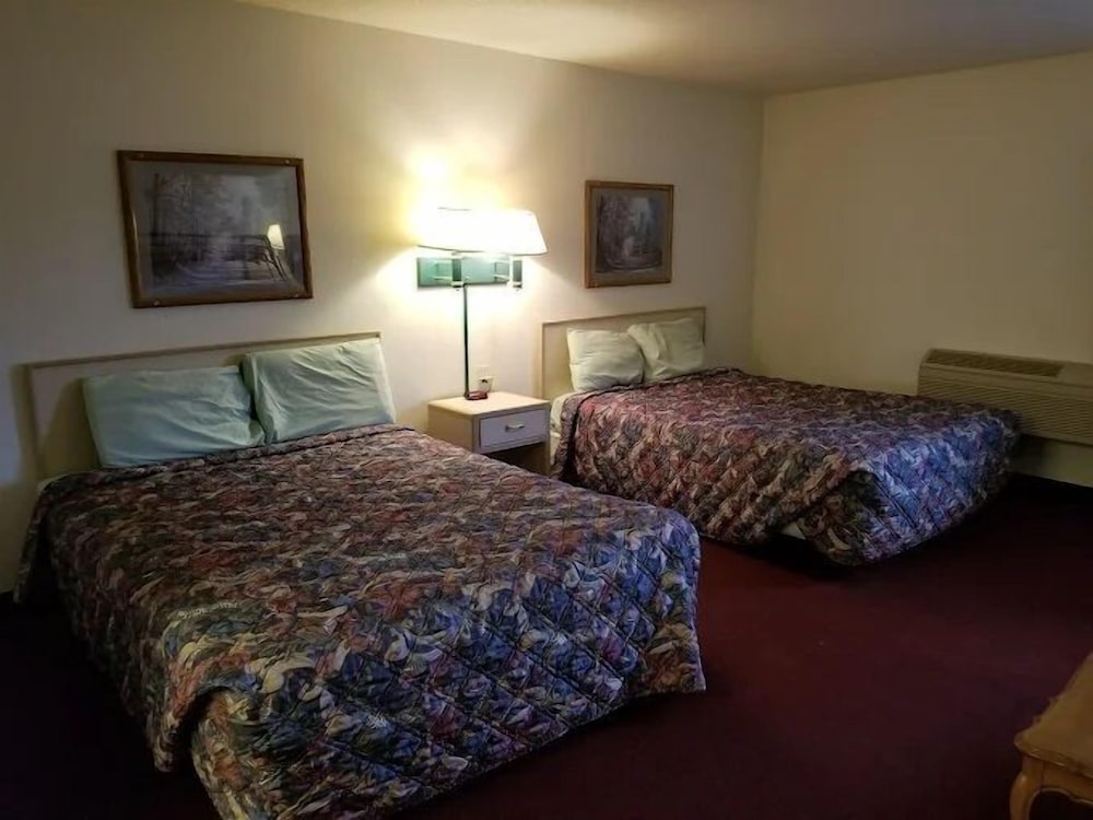 Room, 2 Queen Beds, Non Smoking photo 3