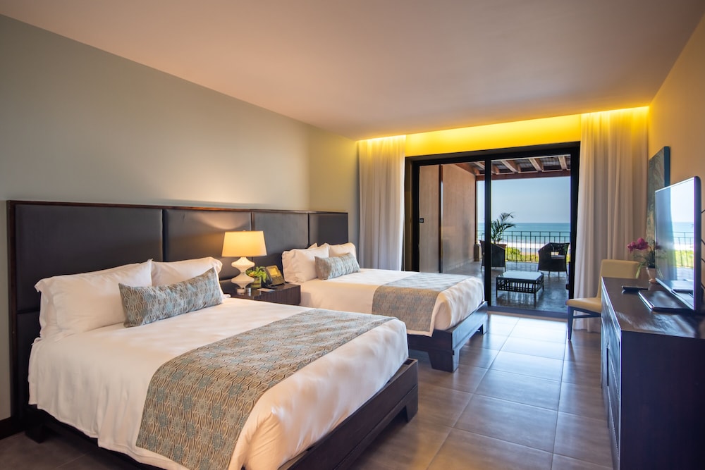 Deluxe Room, 2 Queen Beds, Ocean View