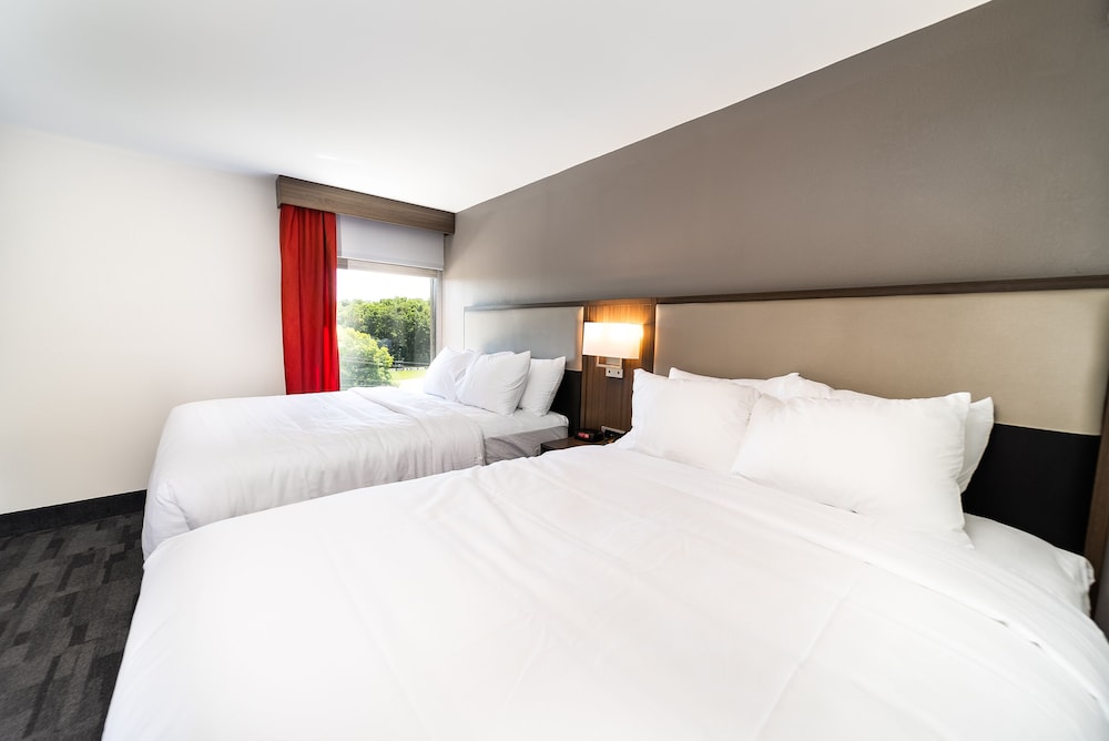Room, 2 Queen Bed, Non Smoking - Photo 5
