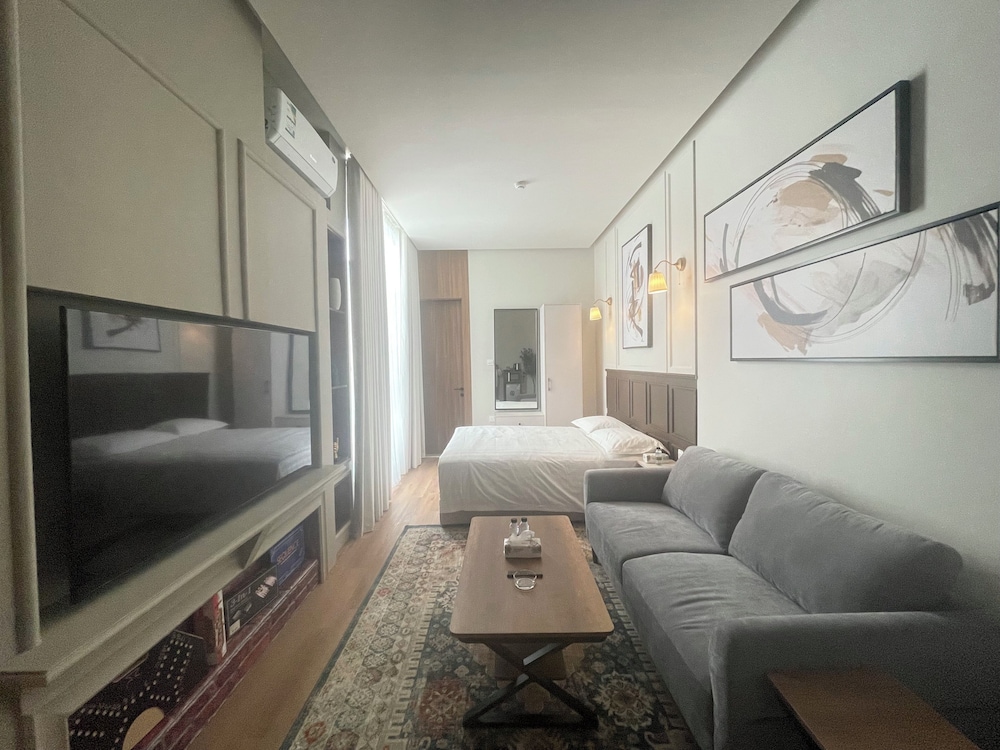 Economy Room