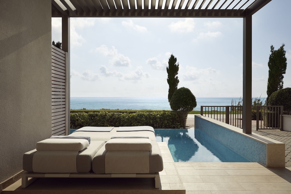 One Bedroom Suite Swim Up Sea View - Photo 5