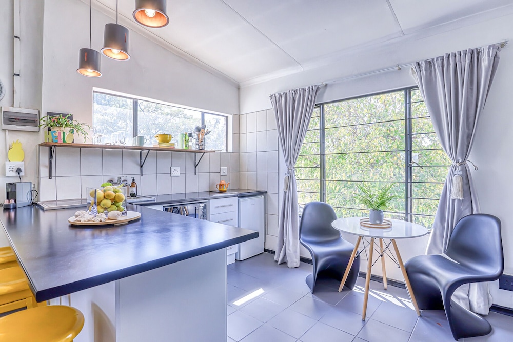 Family Apartment, 2 Bedrooms, Garden View photo 3