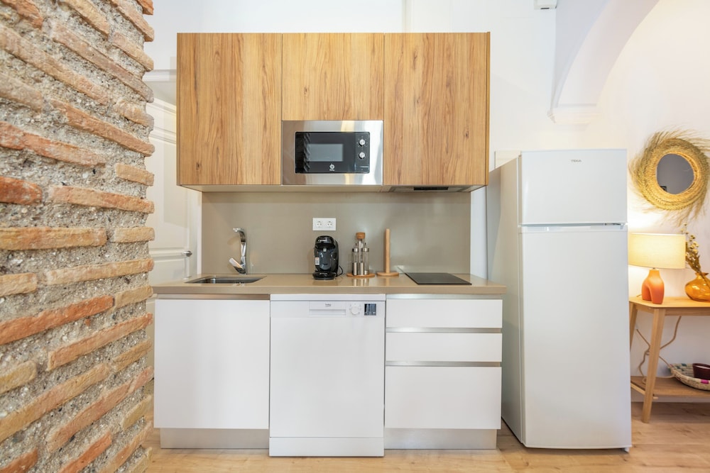 Superior Apartment, 2 Bedrooms, 2 Bathrooms, City View photo 3