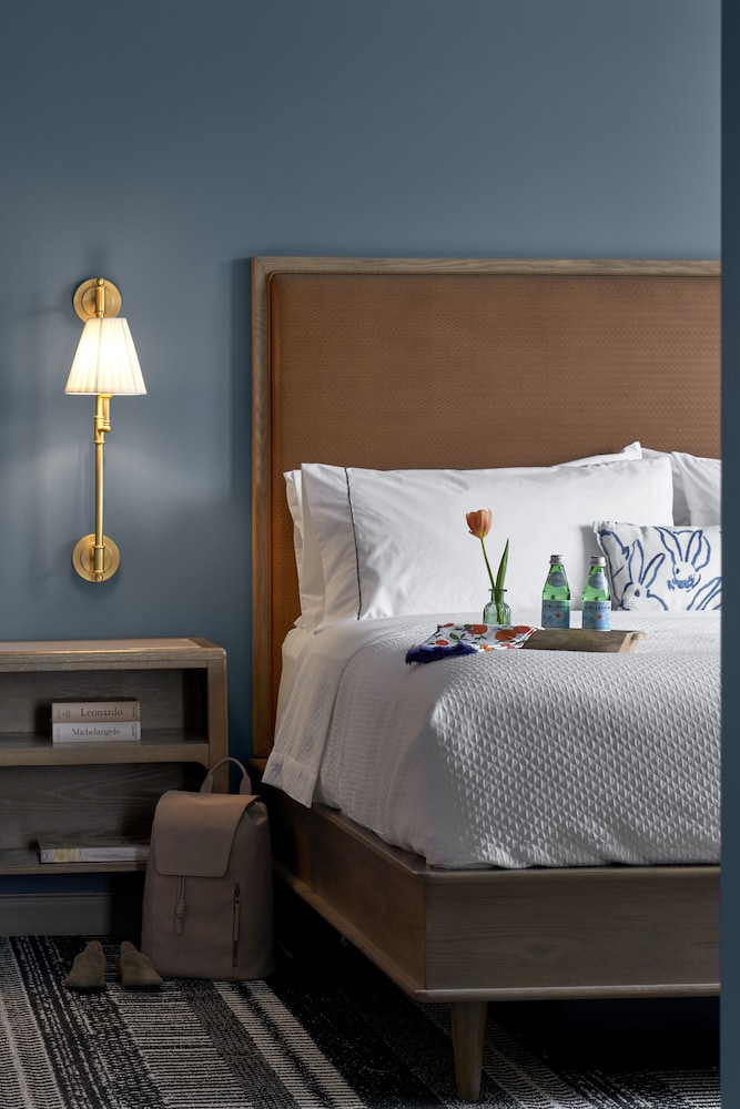 Junior Suite, 1 King Bed - Photo 3