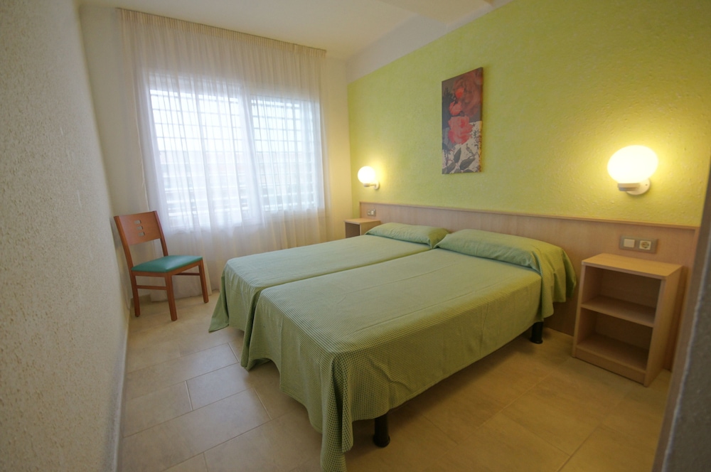 Two-Bedroom Apartment (4 Adults + 2 Children) photo 2