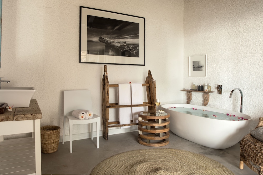 Junior Suite, Oceanfront photo 2