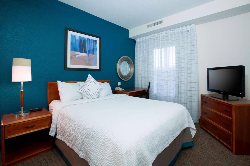 Suite, 1 Bedroom - Photo 4