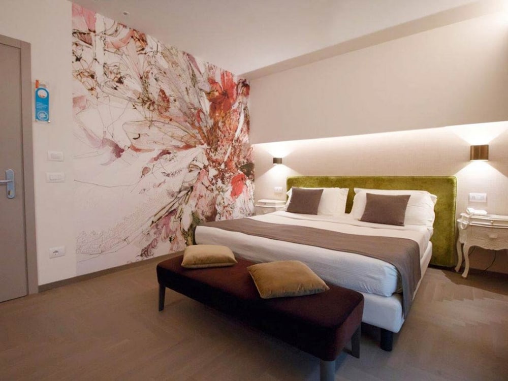 Double Room, Private Bathroom (King) - Photo 1