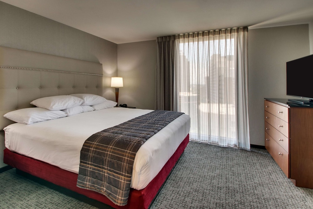Suite, 1 King Bed with Sofa bed, Refrigerator & Microwave (2 Rooms, Upper Floor) - Photo 15