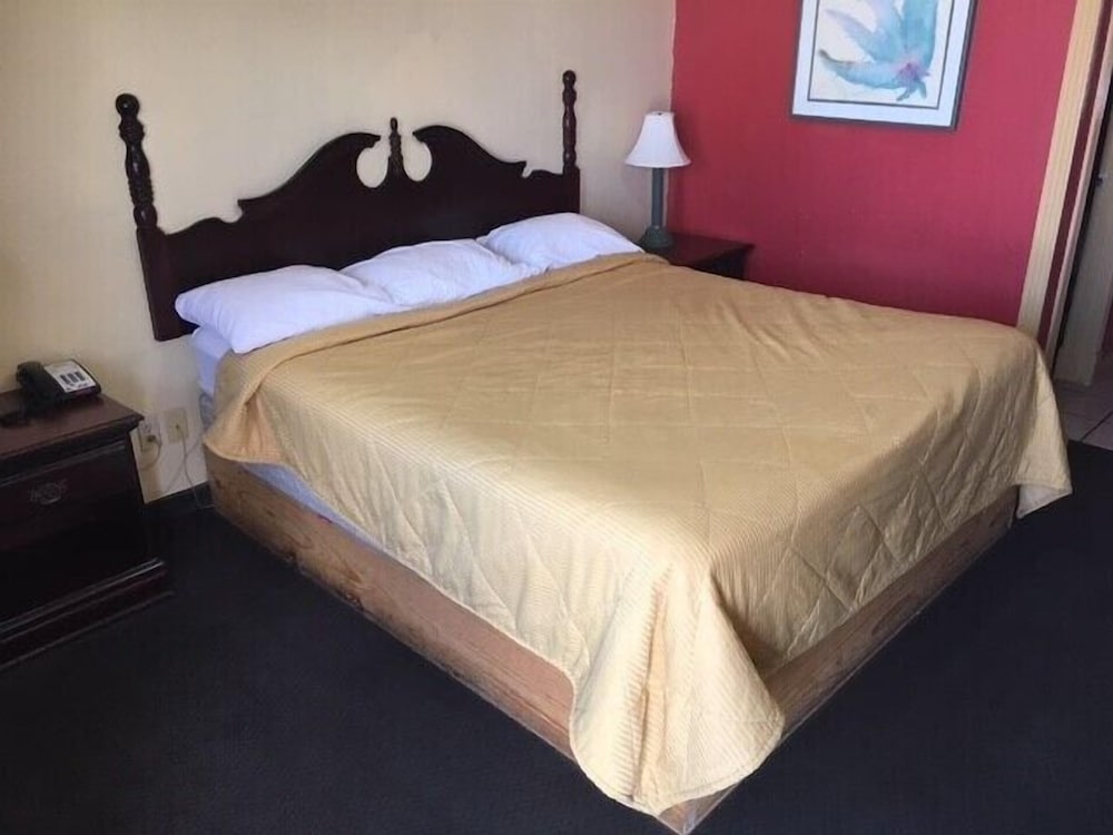 Deluxe Room, 1 King Bed, Smoking