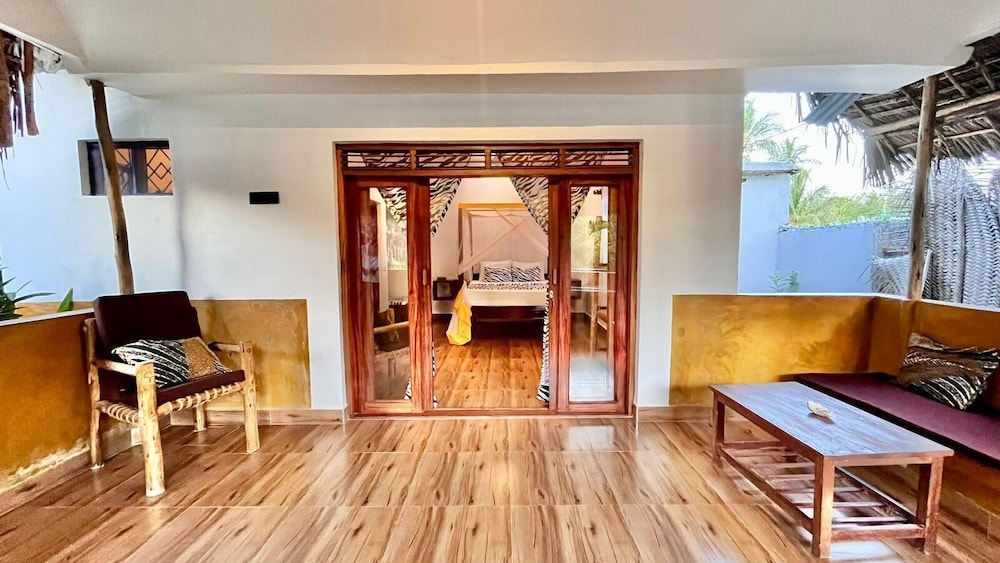 Deluxe Triple Room, 1 Bedroom, Non Smoking, Private Bathroom photo 1