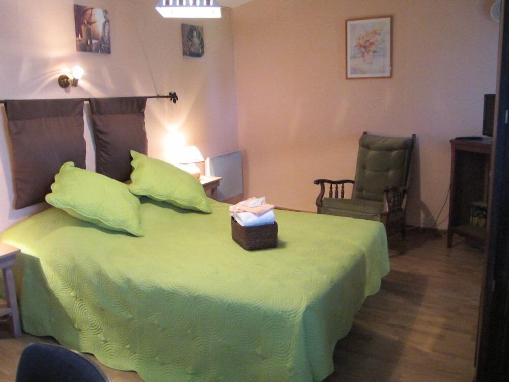 Double Room, Shared Bathroom (Mandarine) photo 1