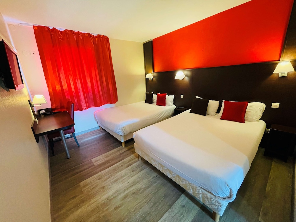 Standard Room, 2 Double Beds photo 2