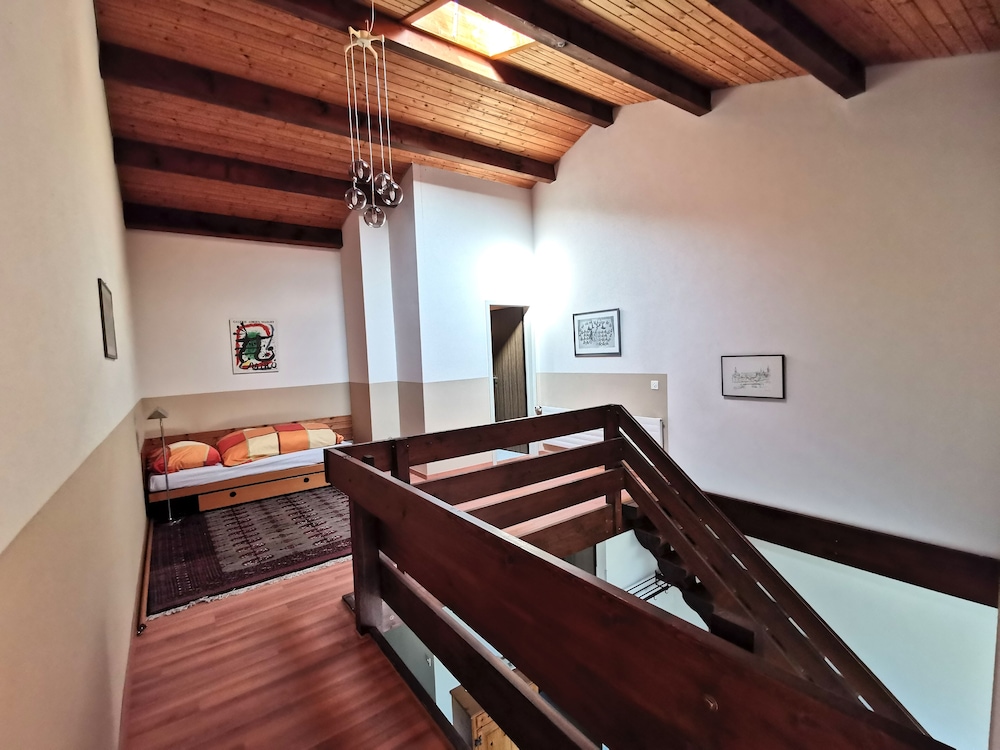 Family Duplex - Photo 8