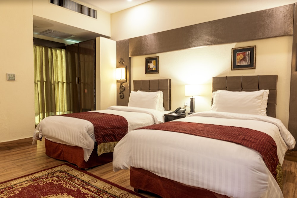 Deluxe Twin Room, 2 Twin Beds, Private Bathroom photo 1