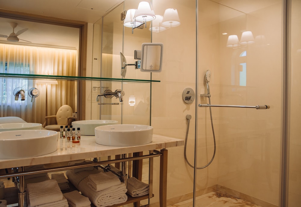 Premium Suite, Garden View - Photo 5