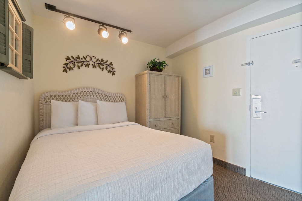 Room, 1 Bedroom, Ocean View, Beachfront (St. Clements) photo 2