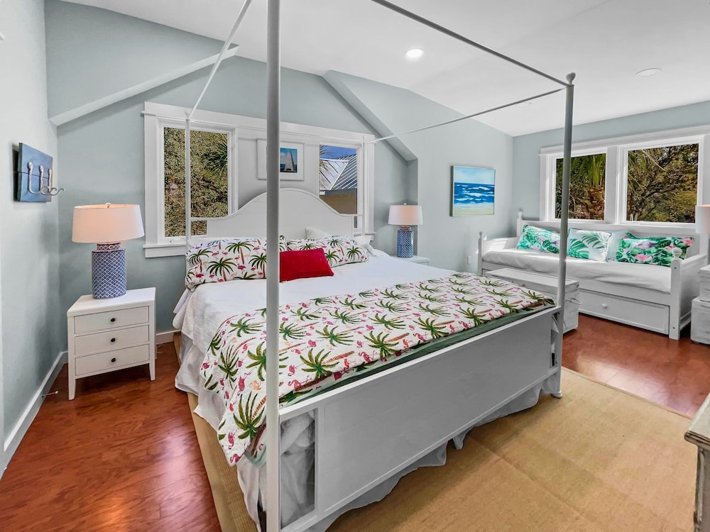 House, 6 Bedrooms