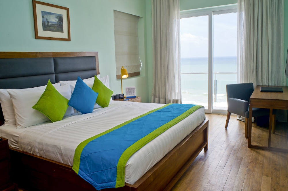 Panorama Suite with Full Sea View photo 3