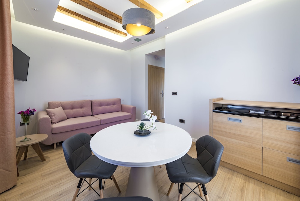 Apartment (A5)