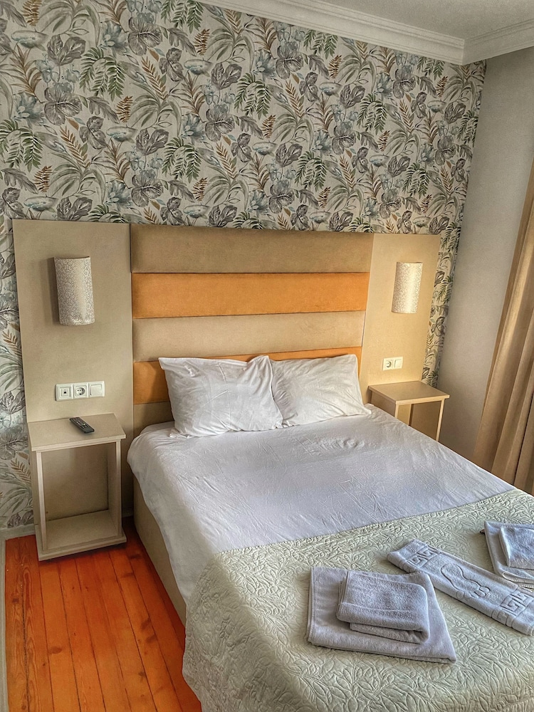 Basic Double Room photo 2