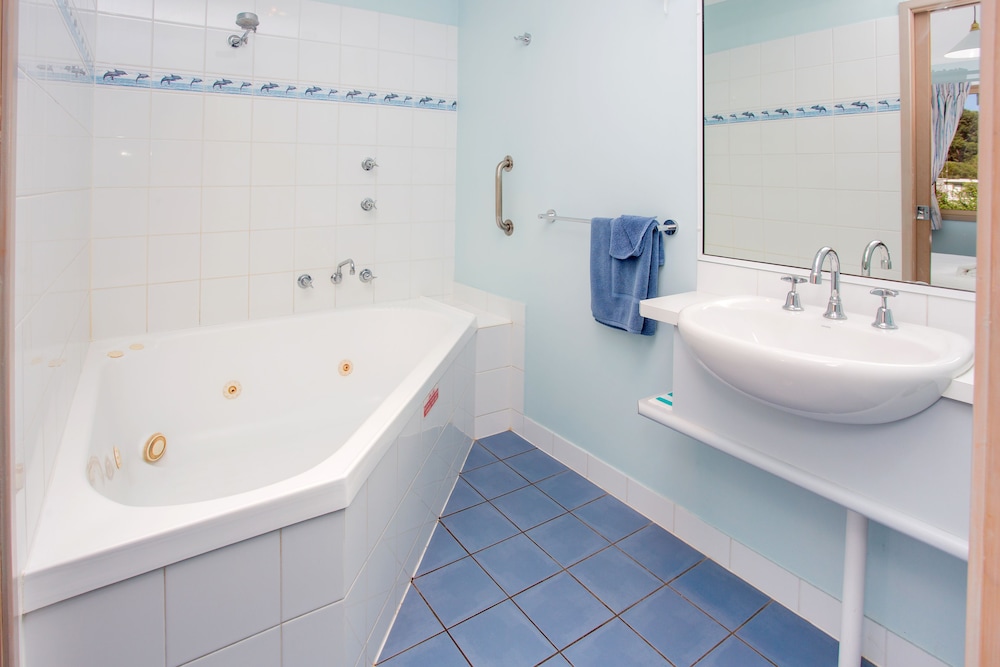 Inlet View Spa photo 2